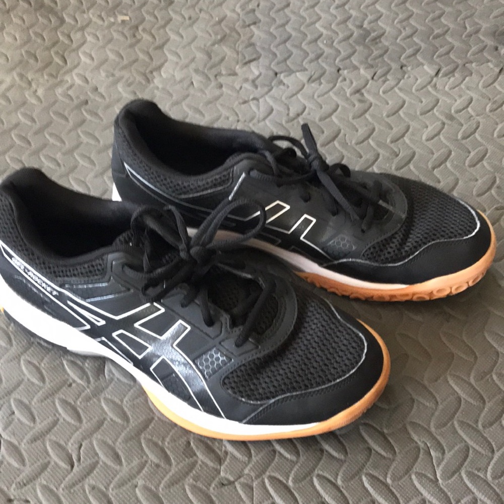 ASICS women’s volleyball shoes